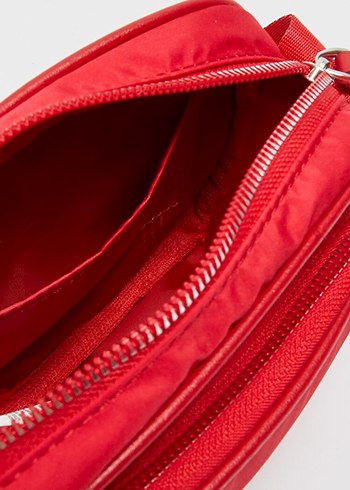 Kırmızı Çapraz Askılı Çanta - Görsel 4