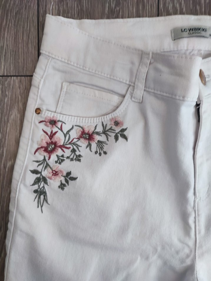 Nakışlı Beyaz Kadın Denim Pantolon - Görsel 3