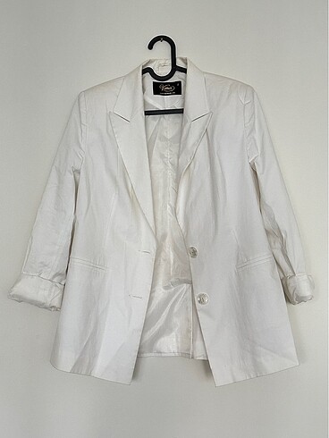 Beyaz blazer