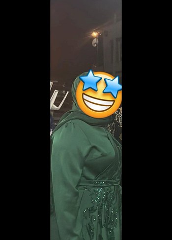 Parlak Yeşil Aksiyon Figürü abiye tesettür elbise