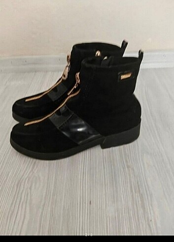 Zara Kısa bot