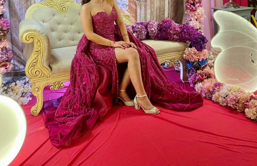 Pembe işlemeli tasarım elbise - Görsel 5