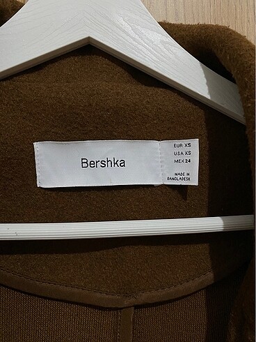 xs Beden Bershka kaban