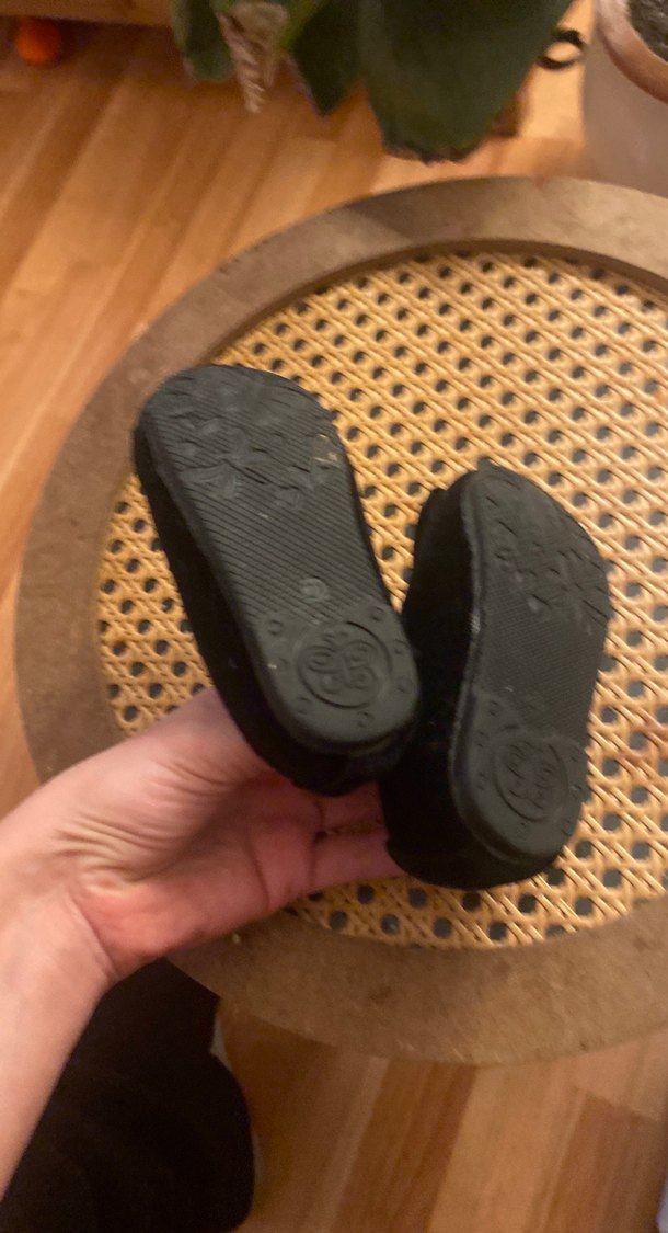 Kız Çocuk kadife  Siyah Tokalı Babet Ayakkabı - Görsel 2