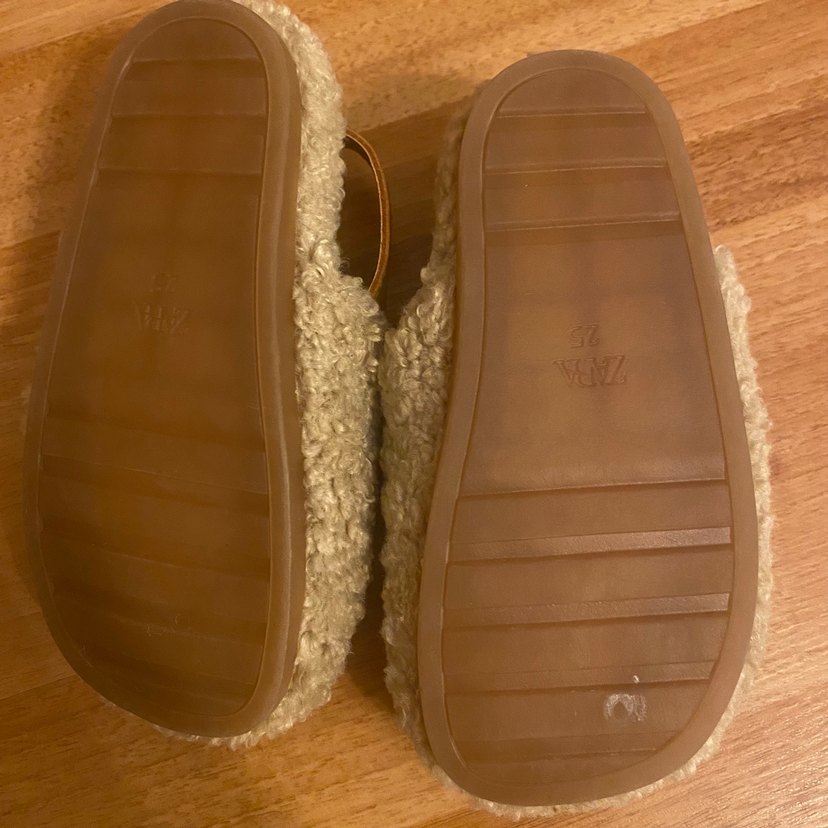 Kız Çocuk Bej Yünlü Peluş Terlik - Görsel 3