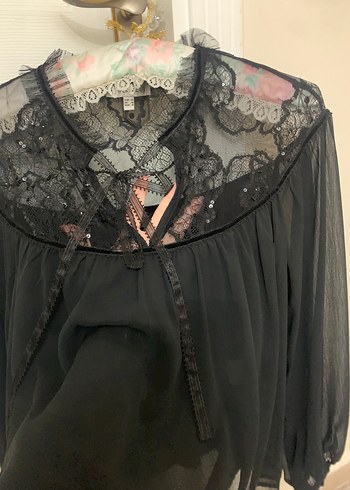 Dantel Detaylı Siyah Gotik Kadın Bluz - Görsel 2