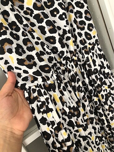 m Beden beyaz Renk Leopar elbise