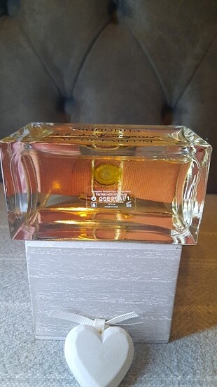  Beden Salvatore Ferragamo Signorina 100ml Edp