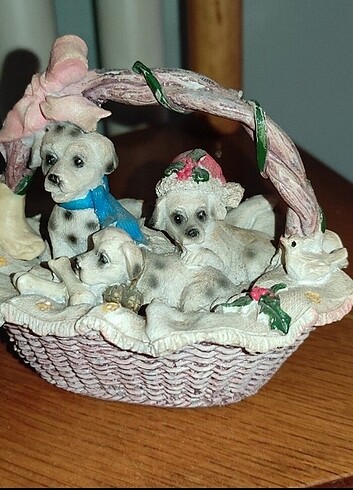 Porselen köpekçik biblo
