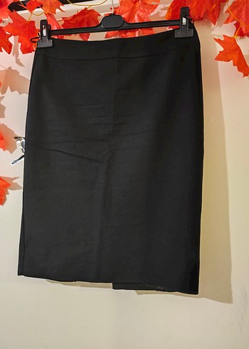 siyah yırtmaçlı kumaş etek - Görsel 4