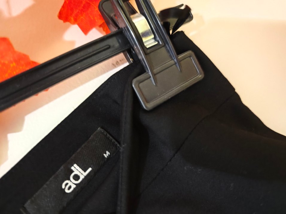 siyah yırtmaçlı kumaş etek - Görsel 3