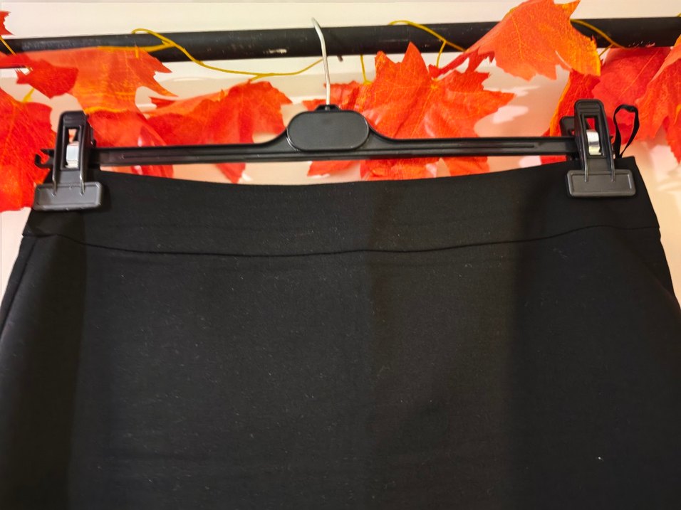 siyah yırtmaçlı kumaş etek - Görsel 2