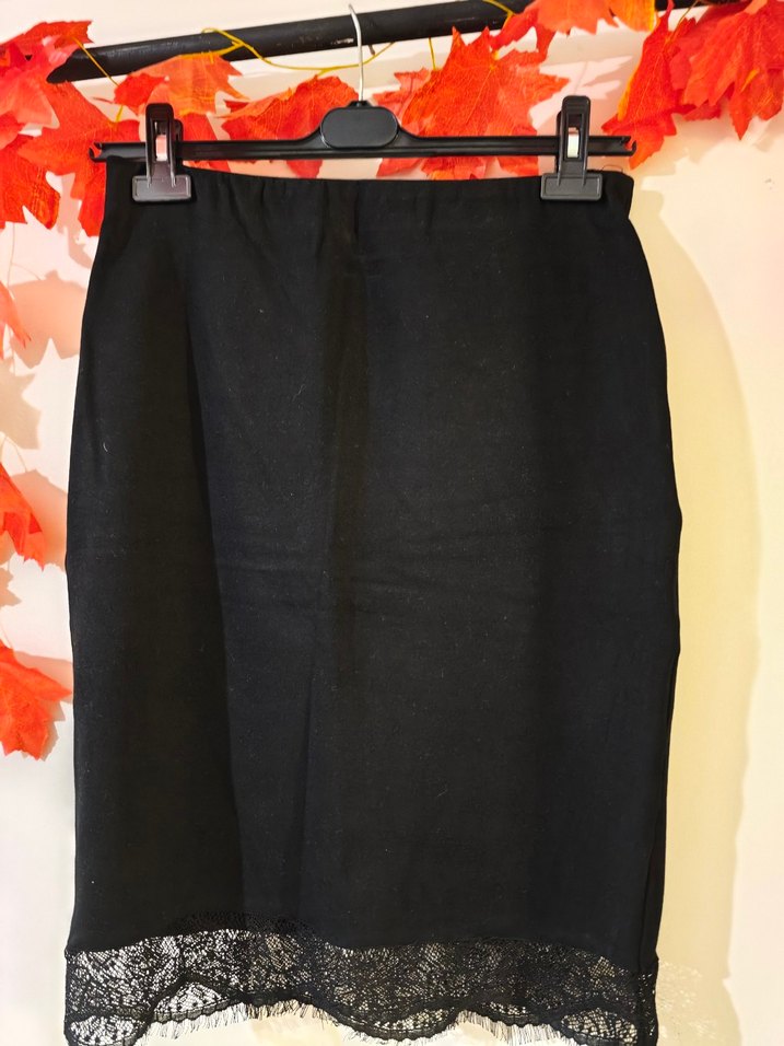 Siyah Dantel Detaylı Mini Kalem Etek - Görsel 3