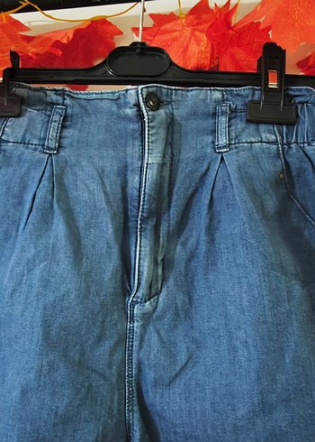 Kadın Mavi Kemerli Mini Denim Şort - Görsel 4