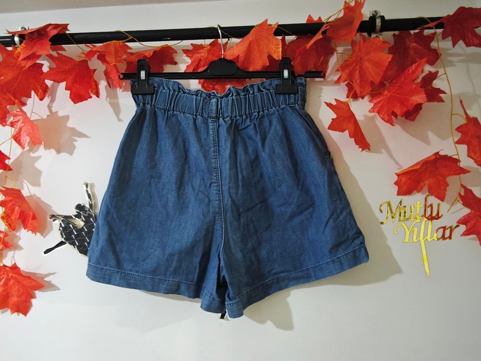 Kadın Mavi Kemerli Mini Denim Şort - Görsel 2