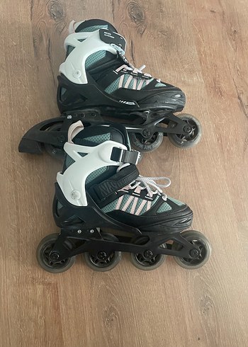 Beyaz Siyah Bağcıklı Spor Paten