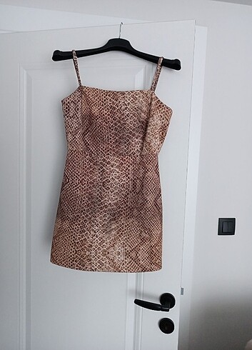 Pull and Bear Kısa Elbise