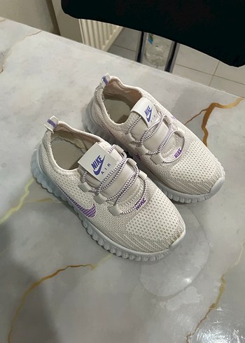 Beyaz Nike Air kız çocuk Spor Ayakkabı