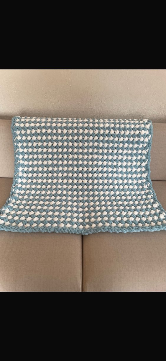 Mavi beyaz Kareli Örgü Çocuk Battaniyesi - Görsel 2