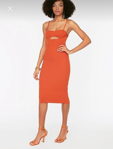 Cut out detayli Trendyol & Milla triko Uzun Elbise