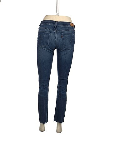 28 Beden Levis Skinny %70 İndirimli.