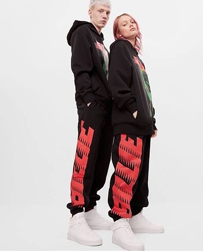 Bershka billie baskılı eşofman