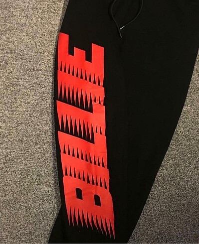 s Beden Bershka billie baskılı eşofman