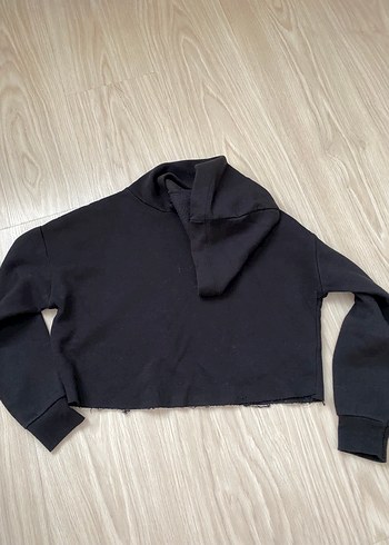 Siyah Yüksek Yakalı Crop Sweatshirt - Görsel 2