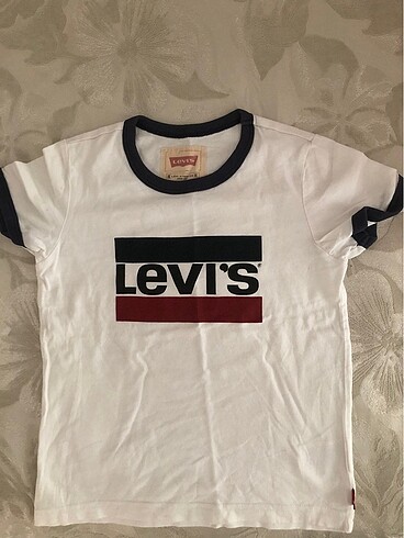 Levis tshirt