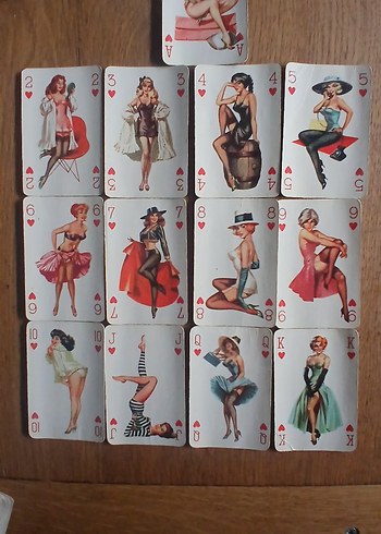 Kırmızı Vintage Pin-Up Oyun Kartları - Görsel 2