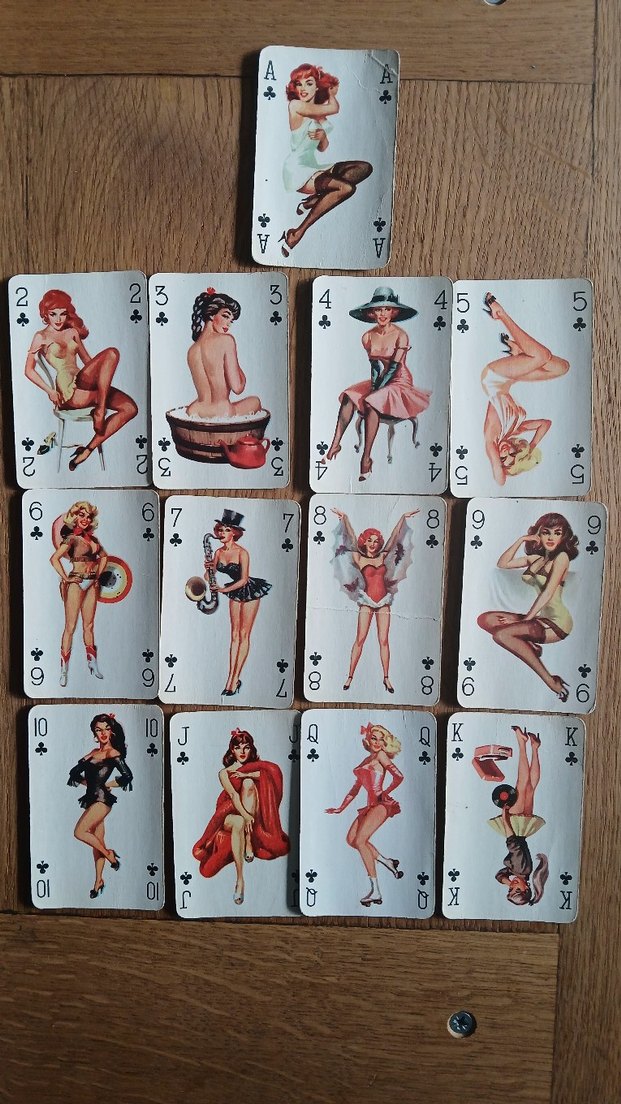 Kırmızı Vintage Pin-Up Oyun Kartları - Görsel 3
