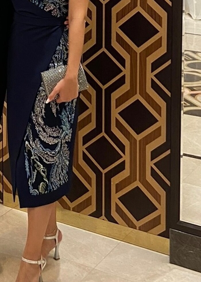 Özel Tasarım Elbise - Görsel 2