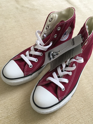 Bordo converse