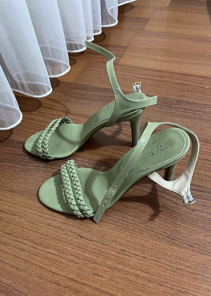 Mint yeşili topuklu ayakkabı - Görsel 2