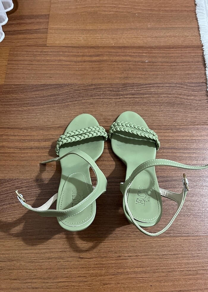 Mint yeşili topuklu ayakkabı - Görsel 3