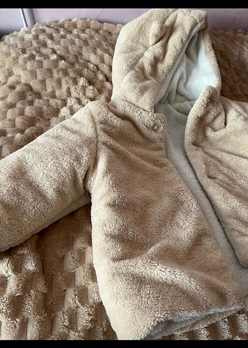 Kapüşonlu Bej Erkek Çocuk Kaban - Görsel 2