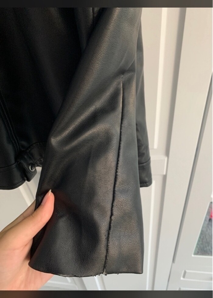 Siyah deri ceket - Görsel 3