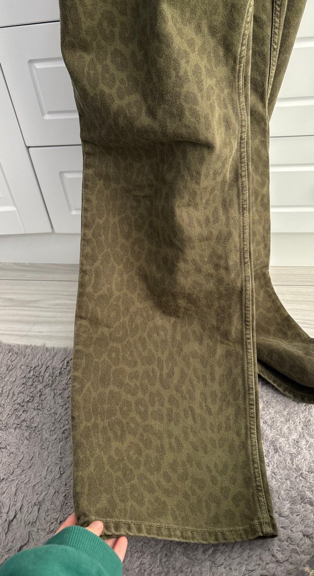 Leopar Desenli Kahverengi Deri Kadın Pantolon - Görsel 2