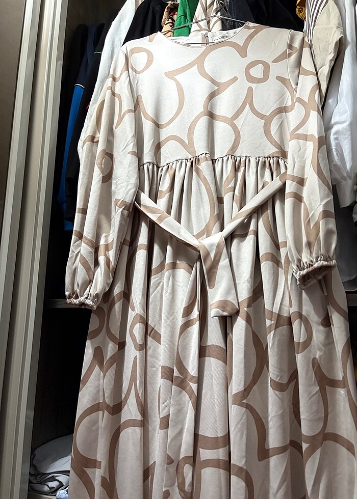 Çiçekli elbise - Görsel 2