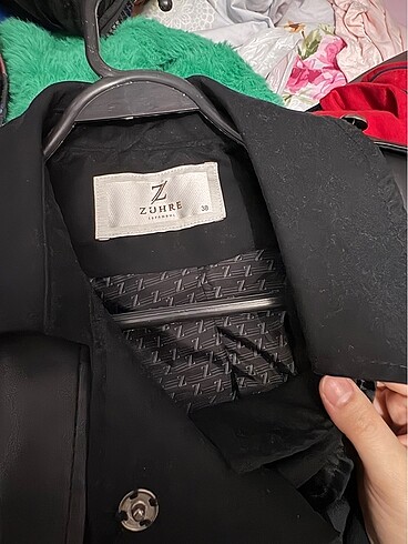 38 Beden siyah Renk Zühre deri pardösü
