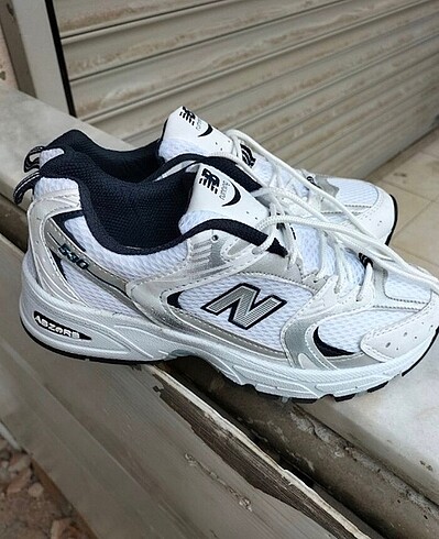 New Balance 530 NEW BALANCE