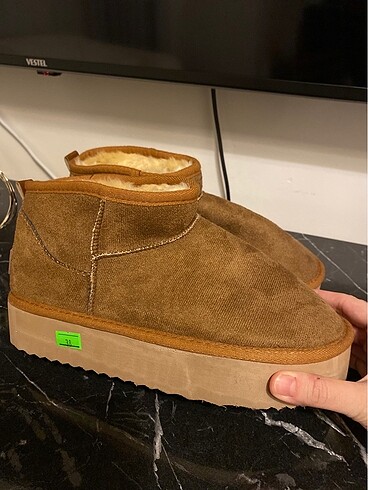 Ugg platform