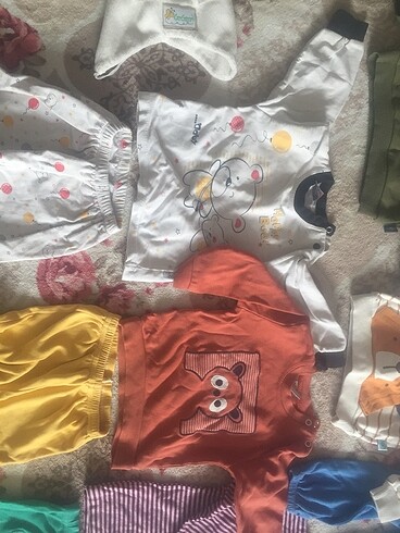 6 Ay Beden çeşitli Renk Bebek kıyafeti hepsi