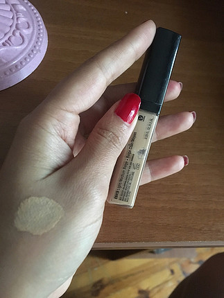 xs Beden Wet in Wild photofocus concealer