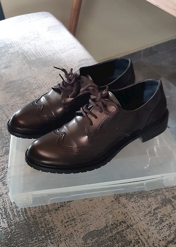 Kahverengi Deri Bağcıklı Kadın Klasik Ayakkabı - Görsel 2