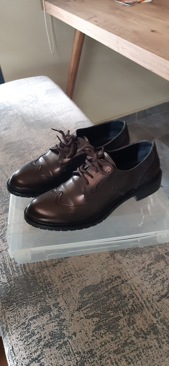 Kahverengi Deri Bağcıklı Kadın Klasik Ayakkabı - Görsel 2