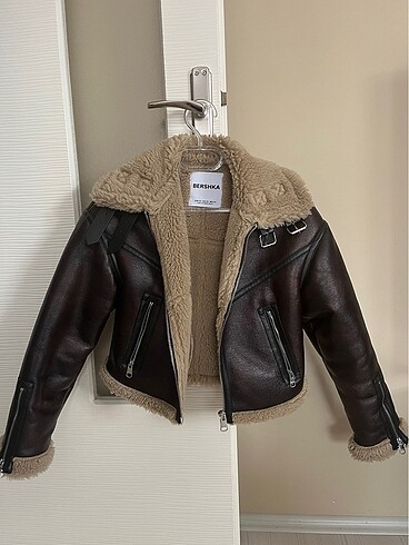 Bershka mont