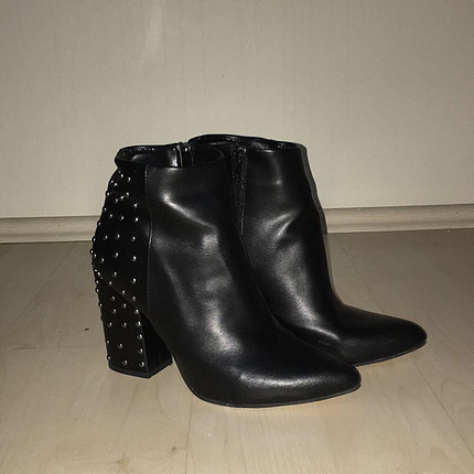 Zımbalı Bootie