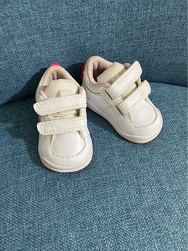 Nike spor ayakkabı kız bebek