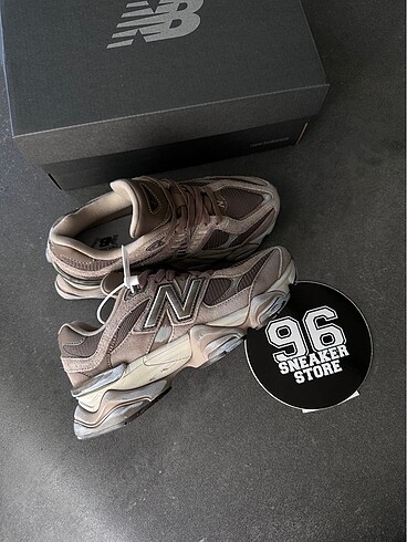 New Balance 9060 Mushroom